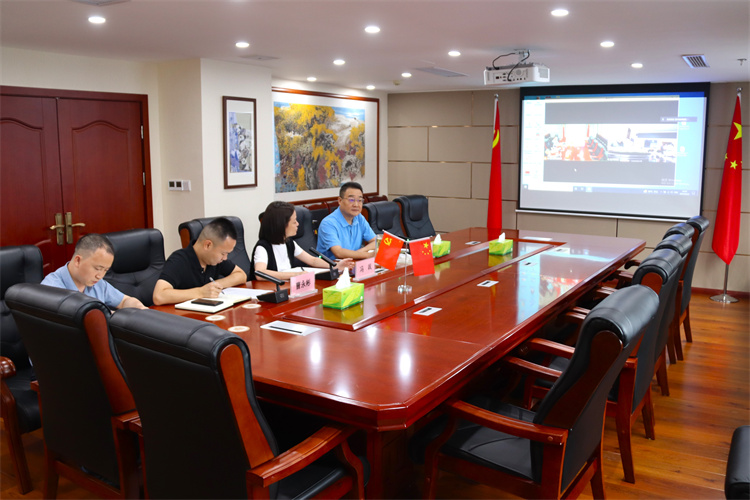 鄧華主持召開集團(tuán)公司冷鏈物流基地開倉投運專題培訓(xùn)動員會